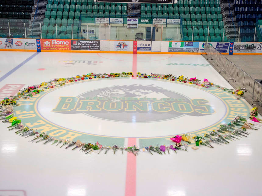 humboldt-broncos-ice-memorial.jpg
